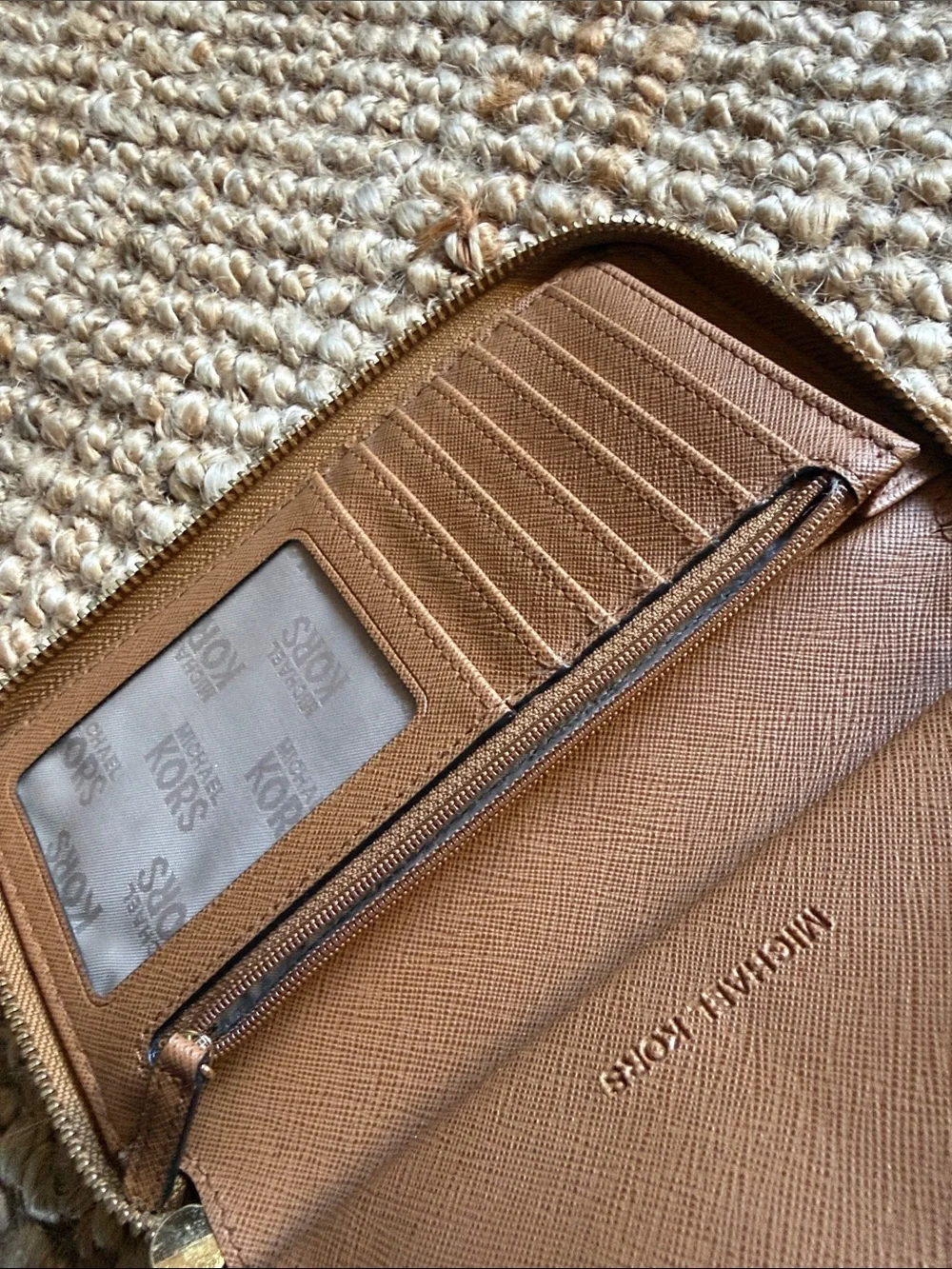 ⚜️ MICHAEL KORS FULTON FLAT PEBBLED LEATHER ZIP AROUND POUCH WALLET COGNAC ⚜️